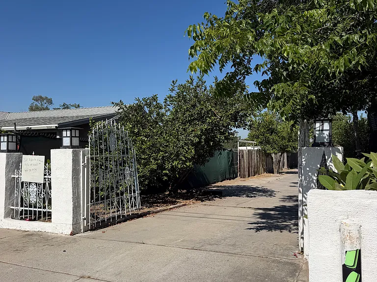 7654 Sterling Ave — Photo 5