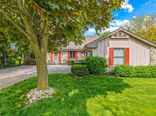 1125 Rainbow Ct, Mukwonago, WI 53149