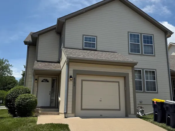 8308 N Barclay Cir, Kansas City, MO 64118