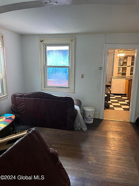 2nd image of 9 Green Street