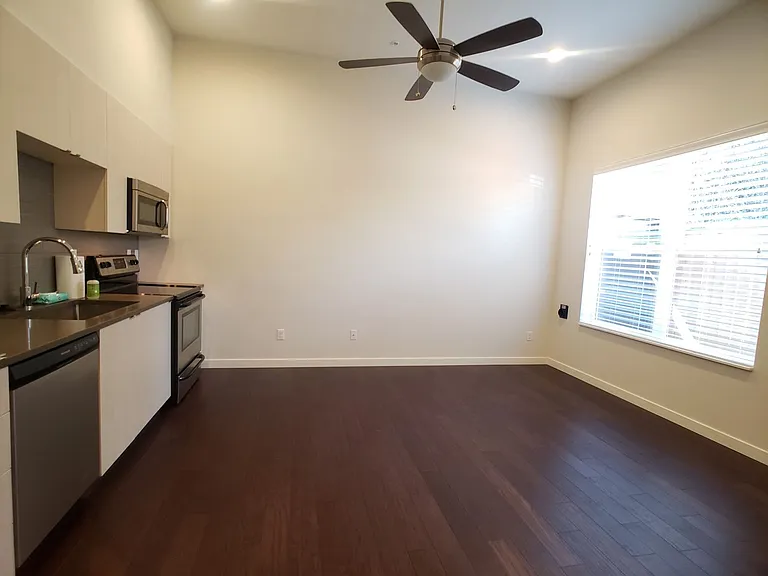 686 SE Spokane St #6 — Photo 19