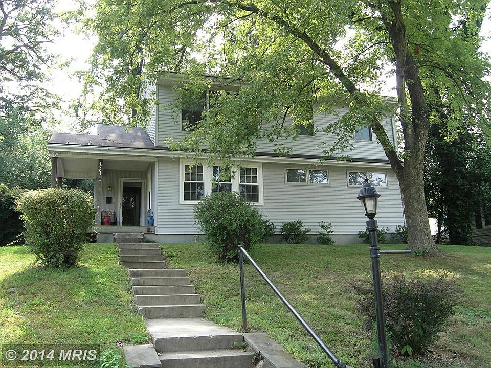 1st image of 1705 Crawford Dr