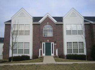 1617 Forest Springs Ln APT D, Ballwin, MO 63021