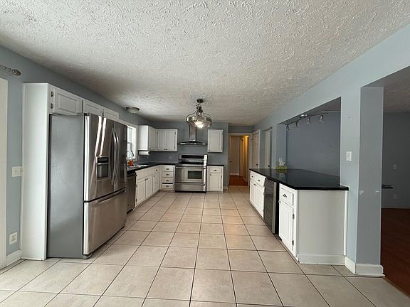 3rd image of 3434 N Amber Rd