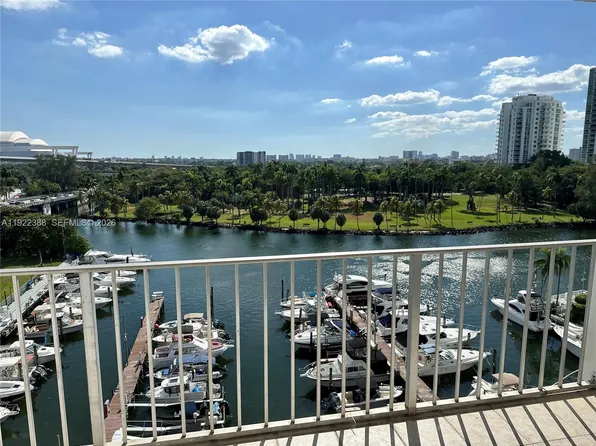 1700 NW North River Dr APT 907, Miami, FL 33125