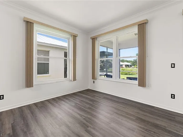 223 Stanhope Cir — Photo 13