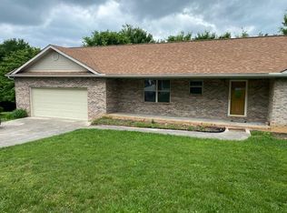 123 Gardner Ln, Powell, TN 37849