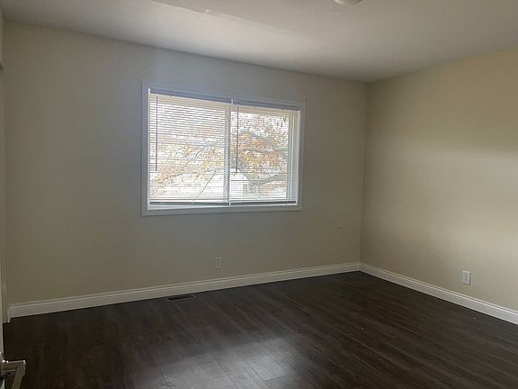 5th image of 315 N Westridge Dr #8