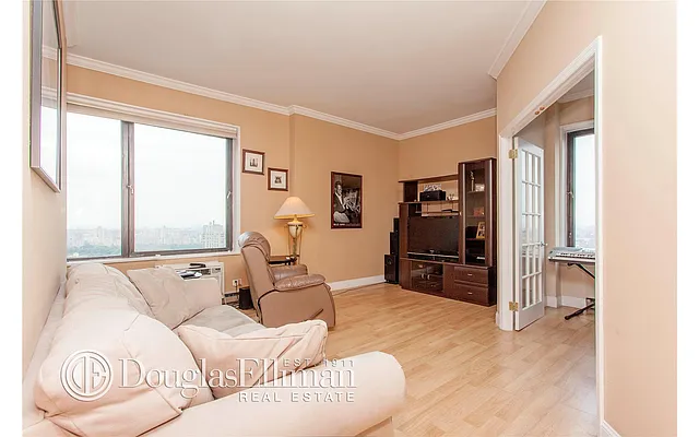 Rented by Douglas Elliman | media 7