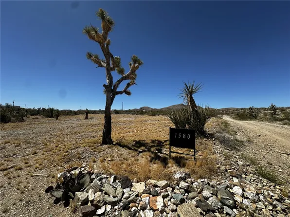 1580 W Wishing Well Dr, Meadview, AZ 86444