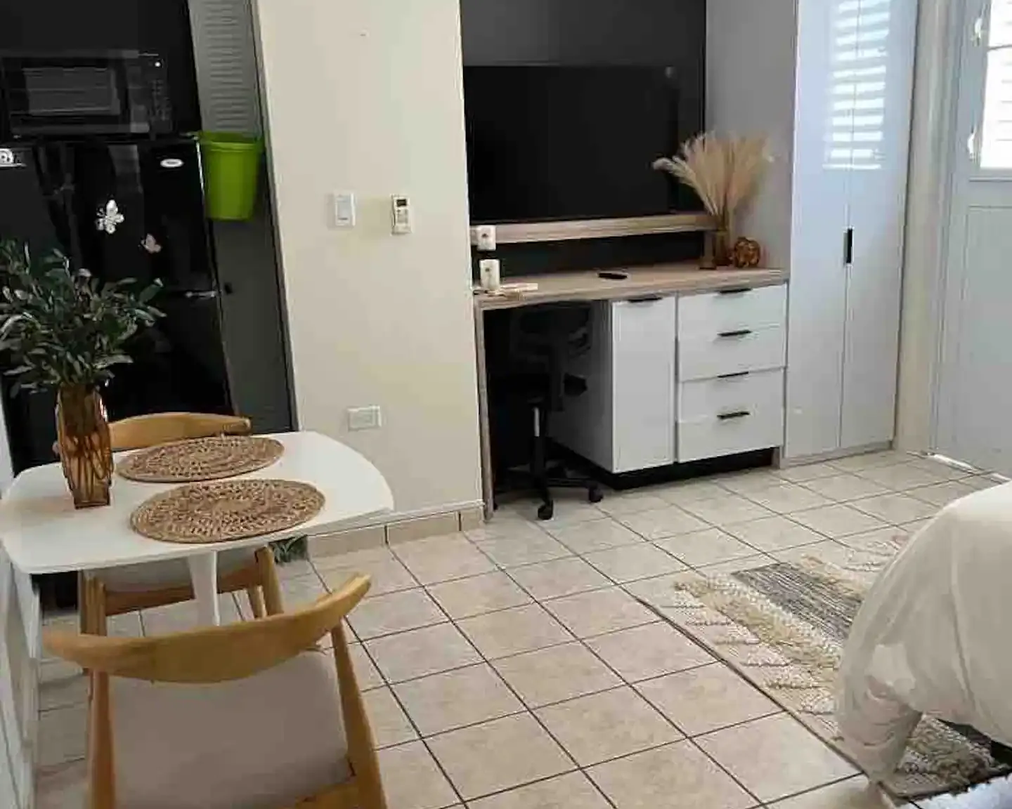 1 bed, 400 sqft, $1,350 — Photo 4