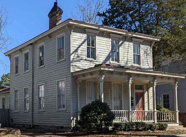 2nd image of 212 Bank St