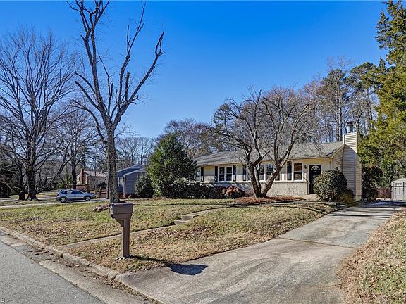 3rd image of 2503 Shady Lawn Dr