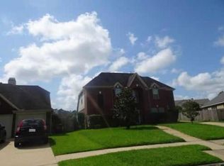 3050 Summercrest Dr, Pearland, TX 77584
