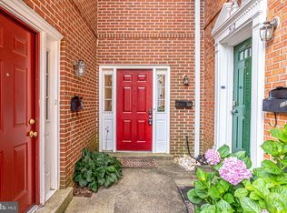 514 S Veitch St, Arlington, VA 22204