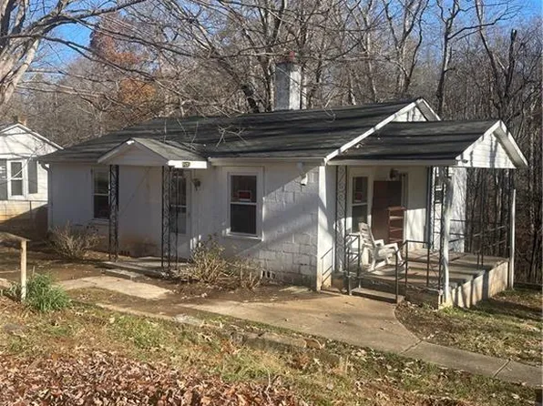 133 Old Linville Rd, Kernersville, NC 27284