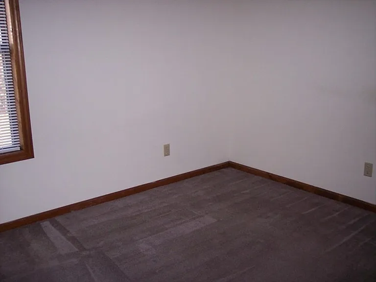807 Foster Ln — Photo 6