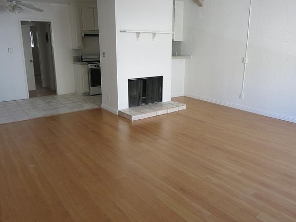 4th image of 119 Driftwood St