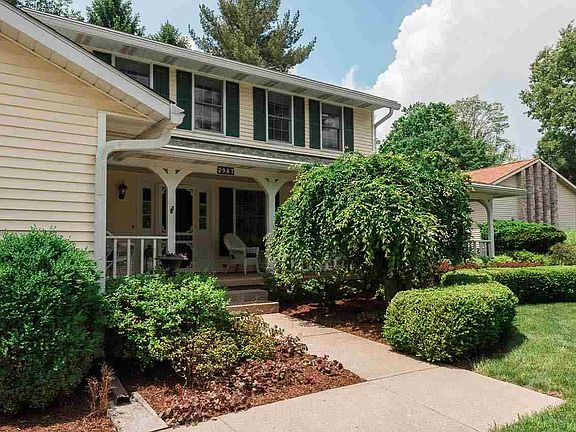 2nd image of 2987 N Lakewood Ct