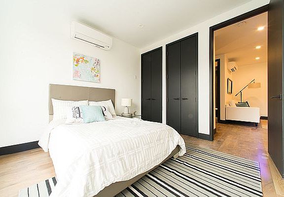 4th image of 834 Lexington Ave #107