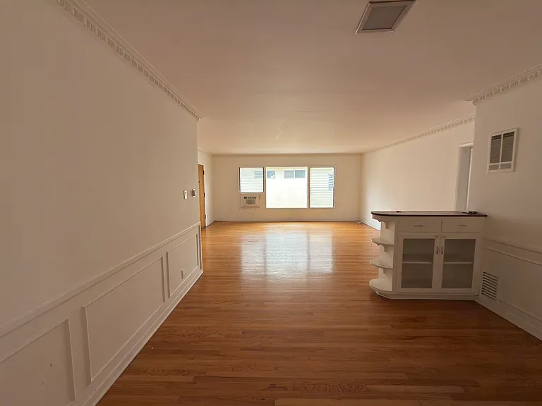 1042 S Sherbourne Dr #4 — Photo 8