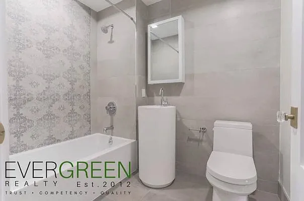 Rented by Evergreen Apartments BK | media 40