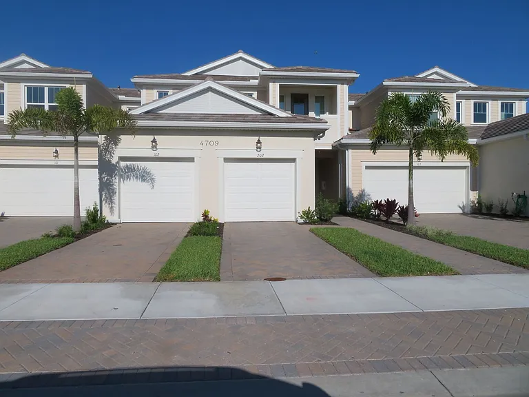 4709 Arboretum Cir #102 — Photo 1