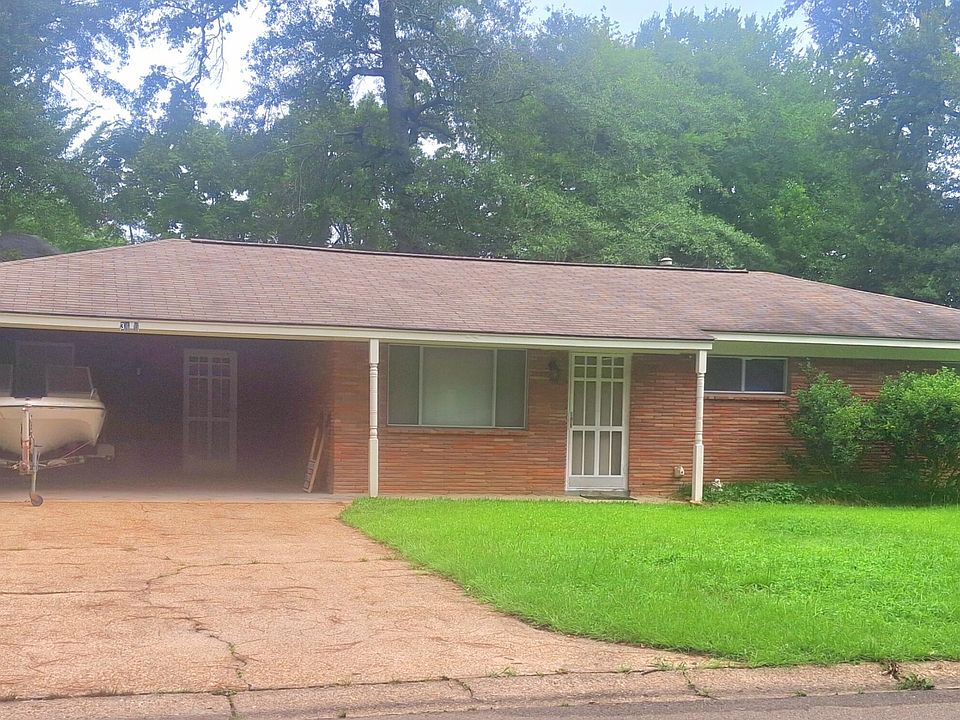 1st image of 3416 Cecil Dr