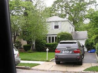 93 Crest Rd W, North Merrick, NY 11566