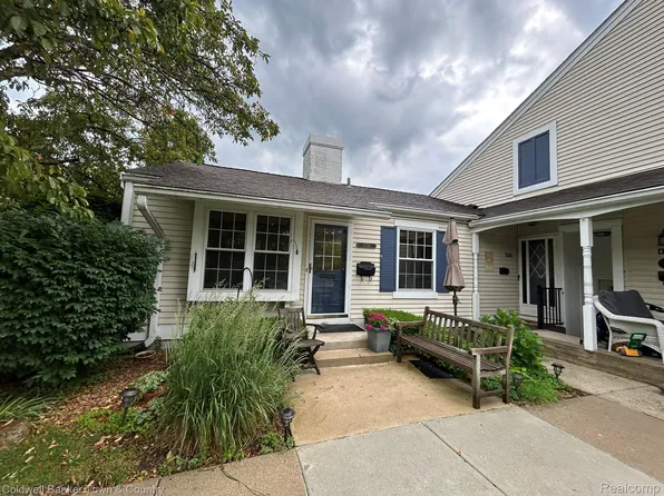 41781 Onaway Dr, Northville, MI 48167