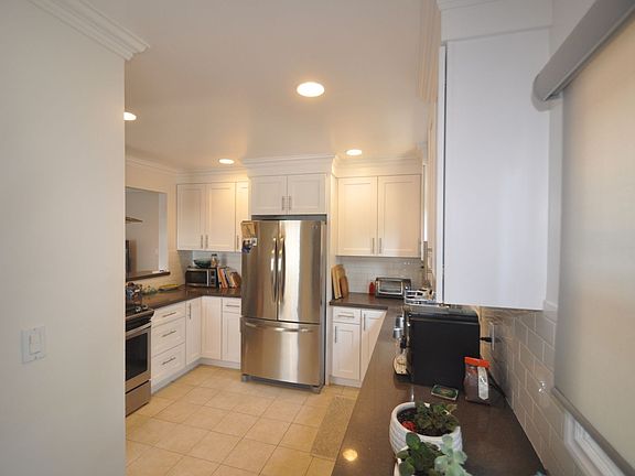 4th image of 1122 7th Pl #A