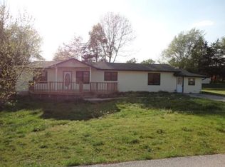 131 Golfers Ln, Galena, MO 65656
