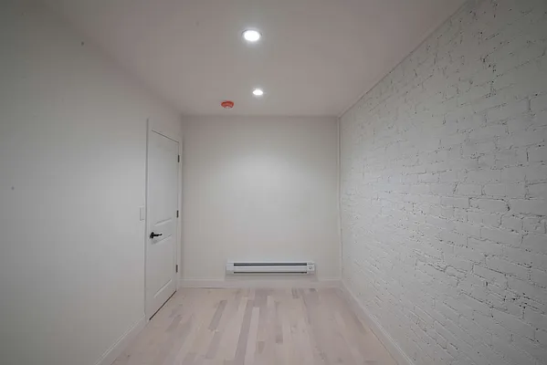 Rented by AD Real Estate Investors | media 34