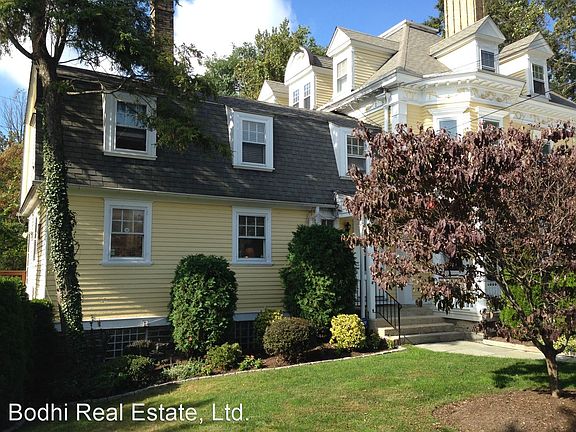 2nd image of 894 Glenbrook Ave Floor 2
