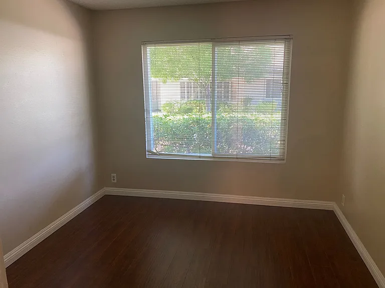 3016 El Camino Ave — Photo 8