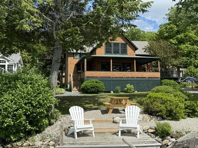 9 Lakeside Rd