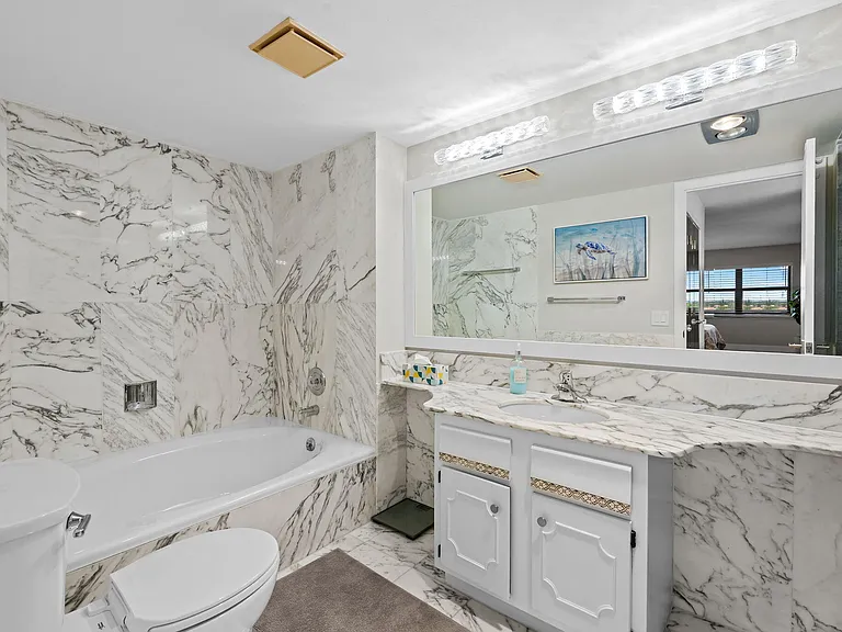 4900 N Ocean Blvd #711 — Photo 11
