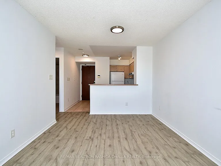 39 Oneida Cres #610 — Photo 10