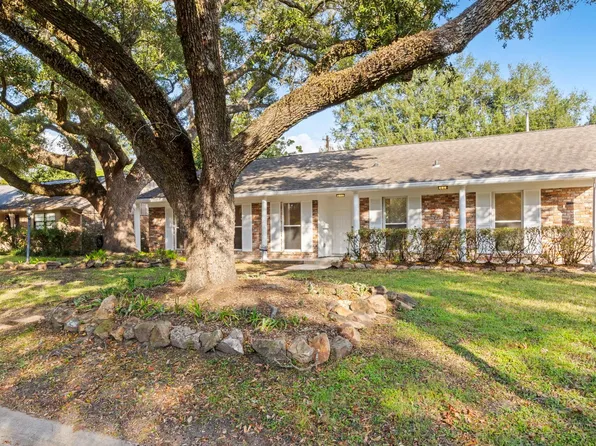 9610 Meadowglen Ln, Houston, TX 77063