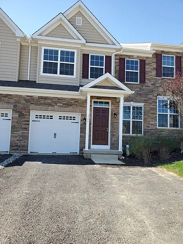 340 Redclover Ln Photo 1