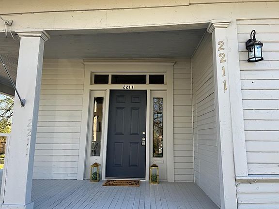 2nd image of 2211 Saint John St