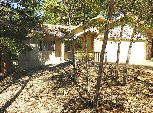 1st image of 8 Donna Ln