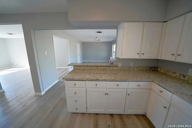 323 Stockton Dr — Photo 14