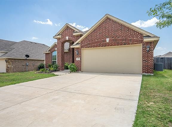 3rd image of 207 Briarstone Dr