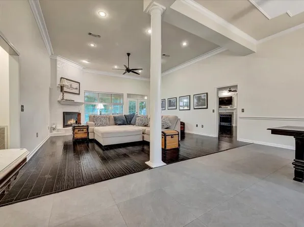 206 Cascade Ct, Lufkin, TX 75901