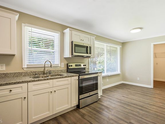 4th image of 2923 Williams Pl