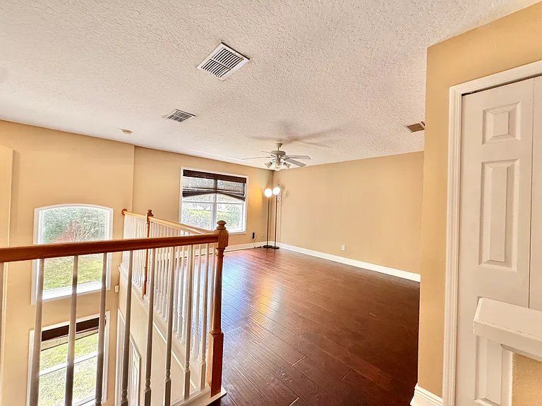 544 Pickfair Ter — Photo 25