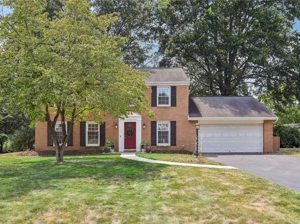 1535 King Charles Dr, Pittsburgh, PA 15237