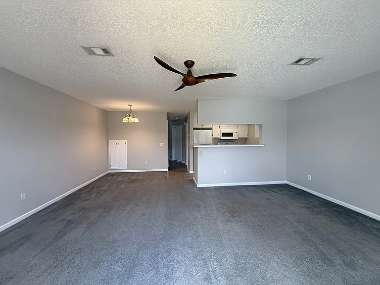 114 Baldwin Dr — Photo 4