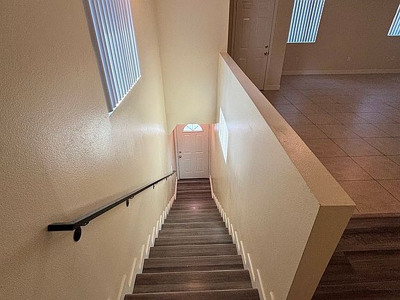 4th image of 524 W 92nd St #1/2